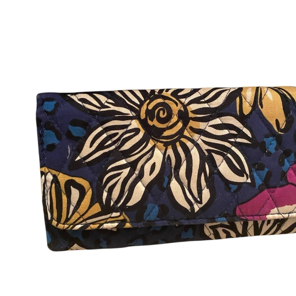 Vera Bradley African Violet Trifold Organizer Wallet Quilted Preppy Floral - Picture 2 of 8
